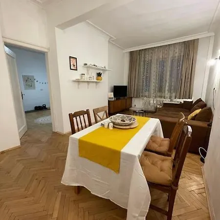 Apartment Lovely And Super Central Two-bedroom Sofia