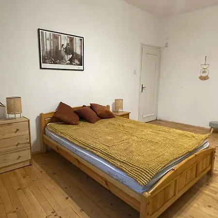 Lovely And Super Central Two-bedroom Apartment Sofia