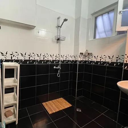 Lovely And Super Central Two-bedroom *